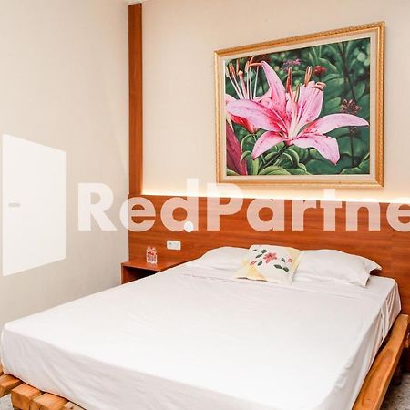 Hotel Mango House Semarang Redpartner Zewnętrze zdjęcie