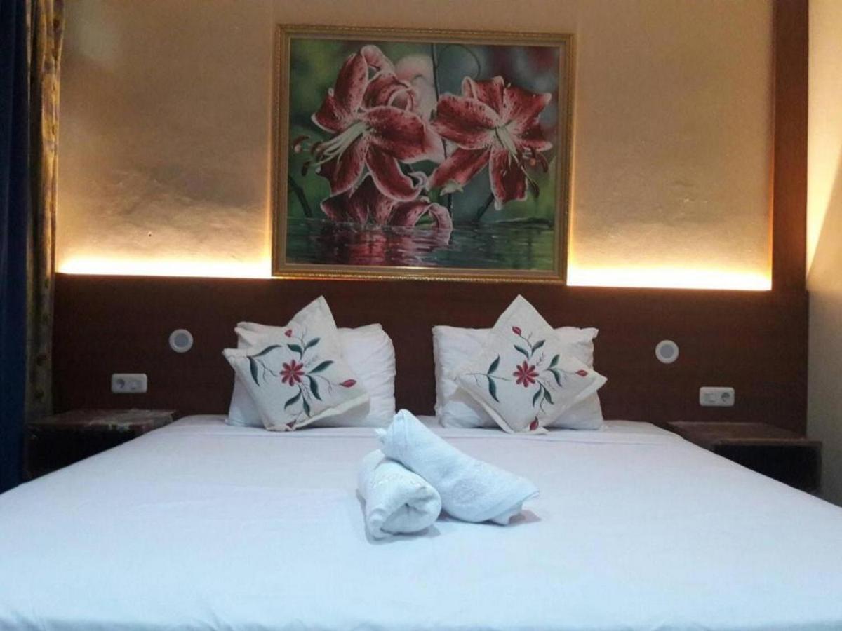 Hotel Mango House Semarang Redpartner Zewnętrze zdjęcie