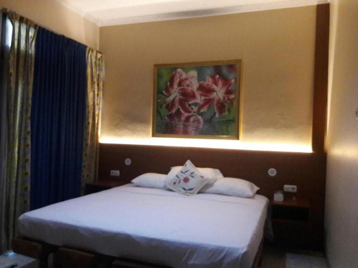 Hotel Mango House Semarang Redpartner Zewnętrze zdjęcie