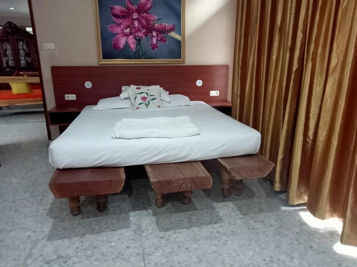 Hotel Mango House Semarang Redpartner Zewnętrze zdjęcie