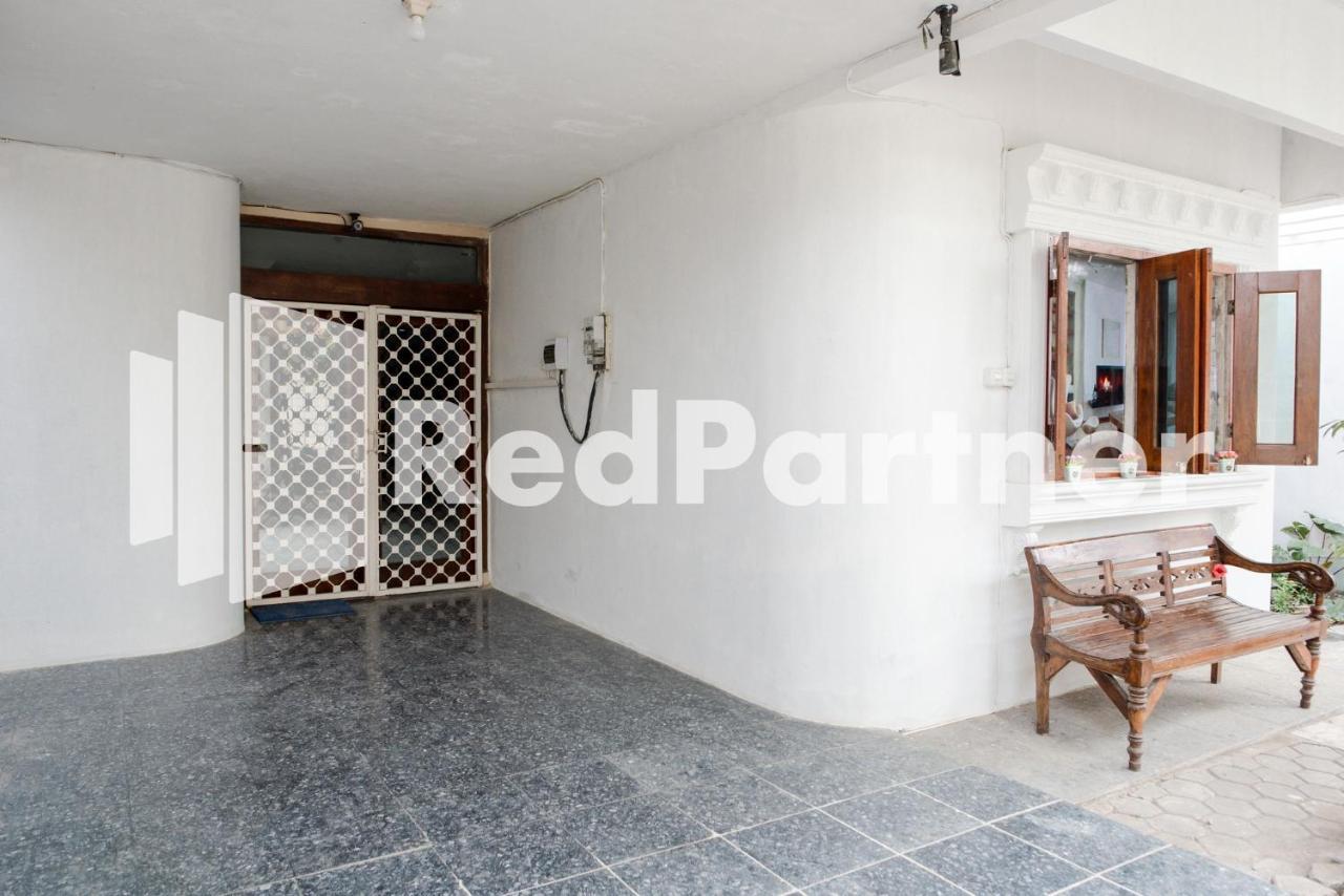 Hotel Mango House Semarang Redpartner Zewnętrze zdjęcie