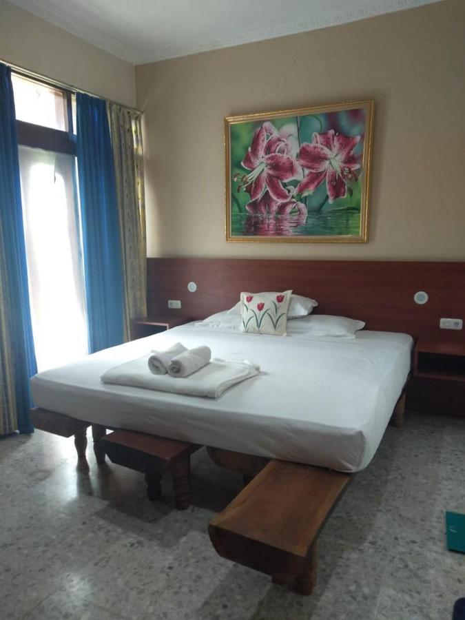 Hotel Mango House Semarang Redpartner Zewnętrze zdjęcie