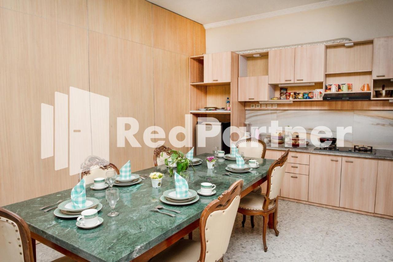Hotel Mango House Semarang Redpartner Zewnętrze zdjęcie